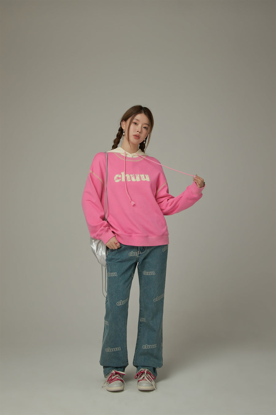 CHUU Color Logo Stitch Loose Fit Sweatshirt