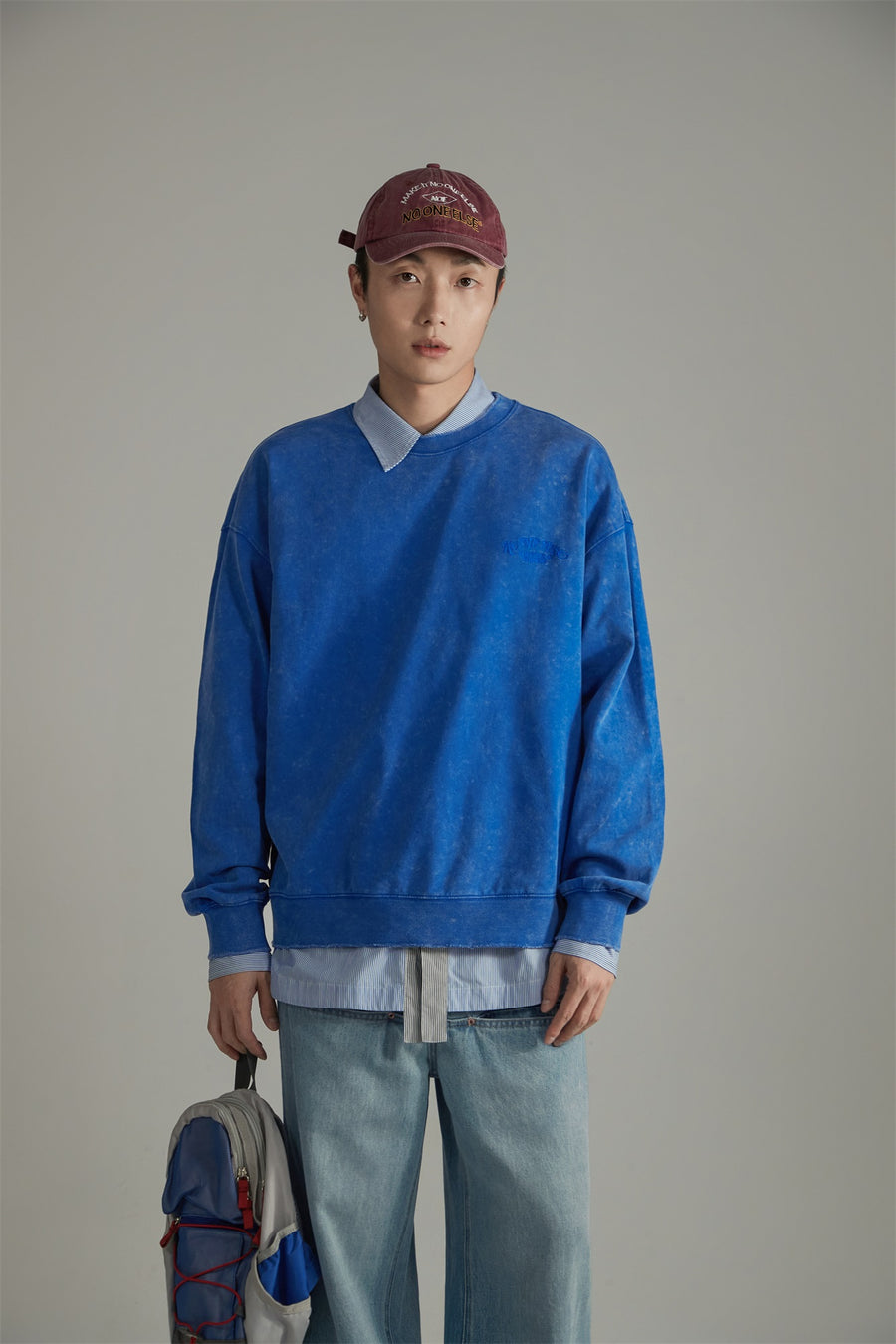 CHUU Basic Embroidery Overfit Sweatshirt