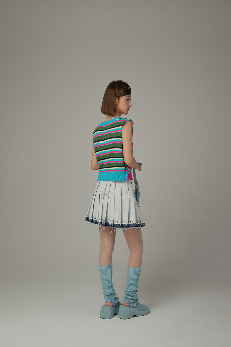 CHUU Rainbow Frayed Sleeveless Knit Top