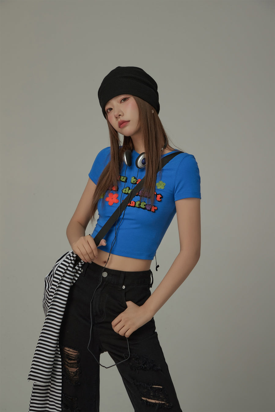 CHUU Size Doesnt Matter Colorful Embroidered Slim Crop T-Shirt