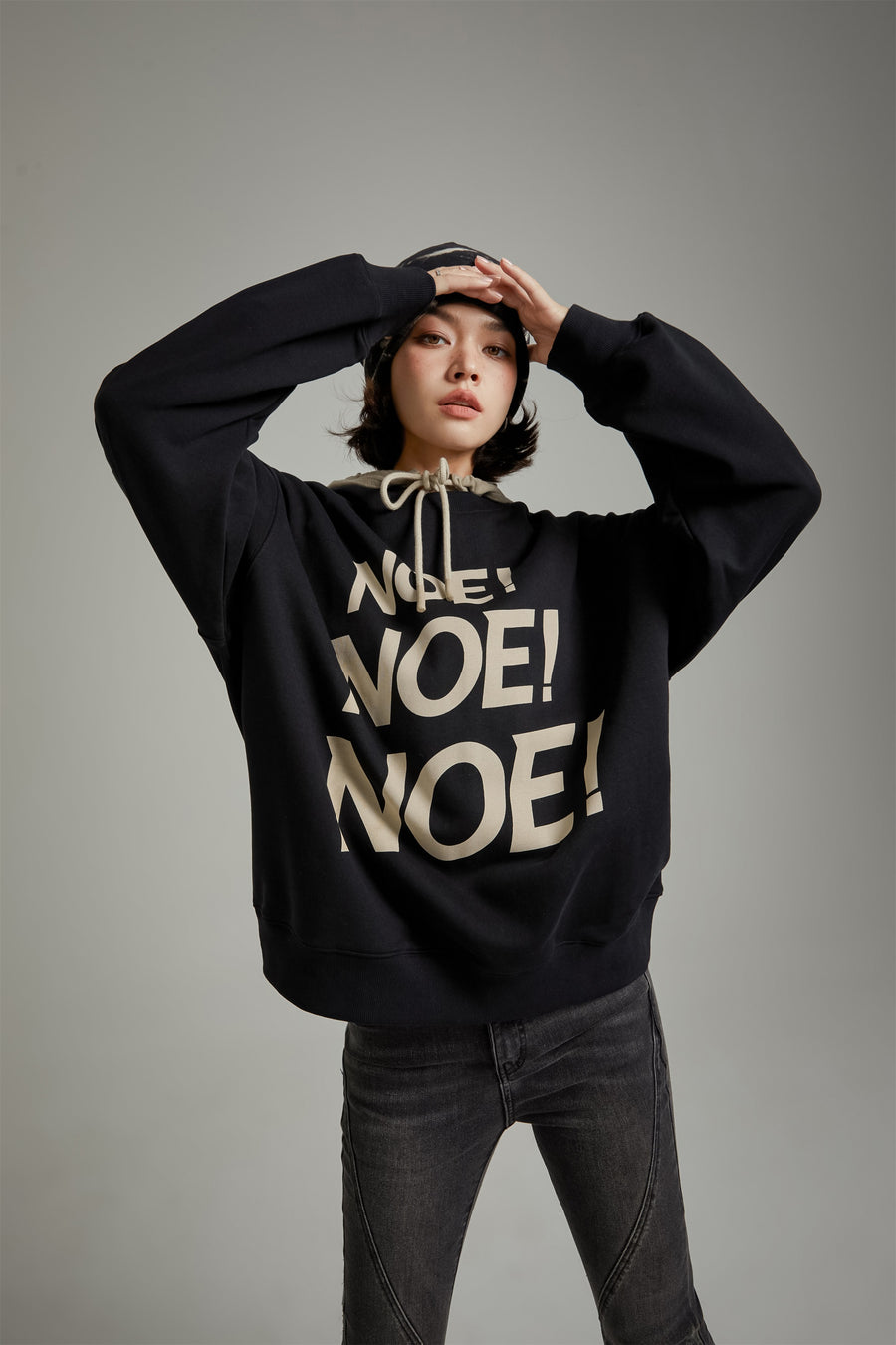 CHUU Logo Lettering Boxy Sweatshirt