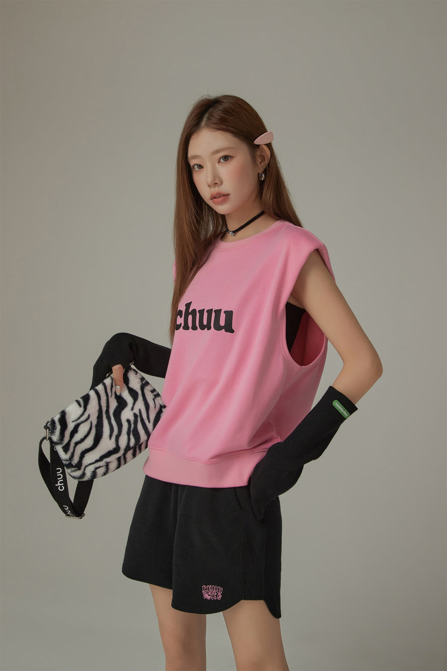 CHUU Logo Shoulder Pad Boxy Sleeveless Top