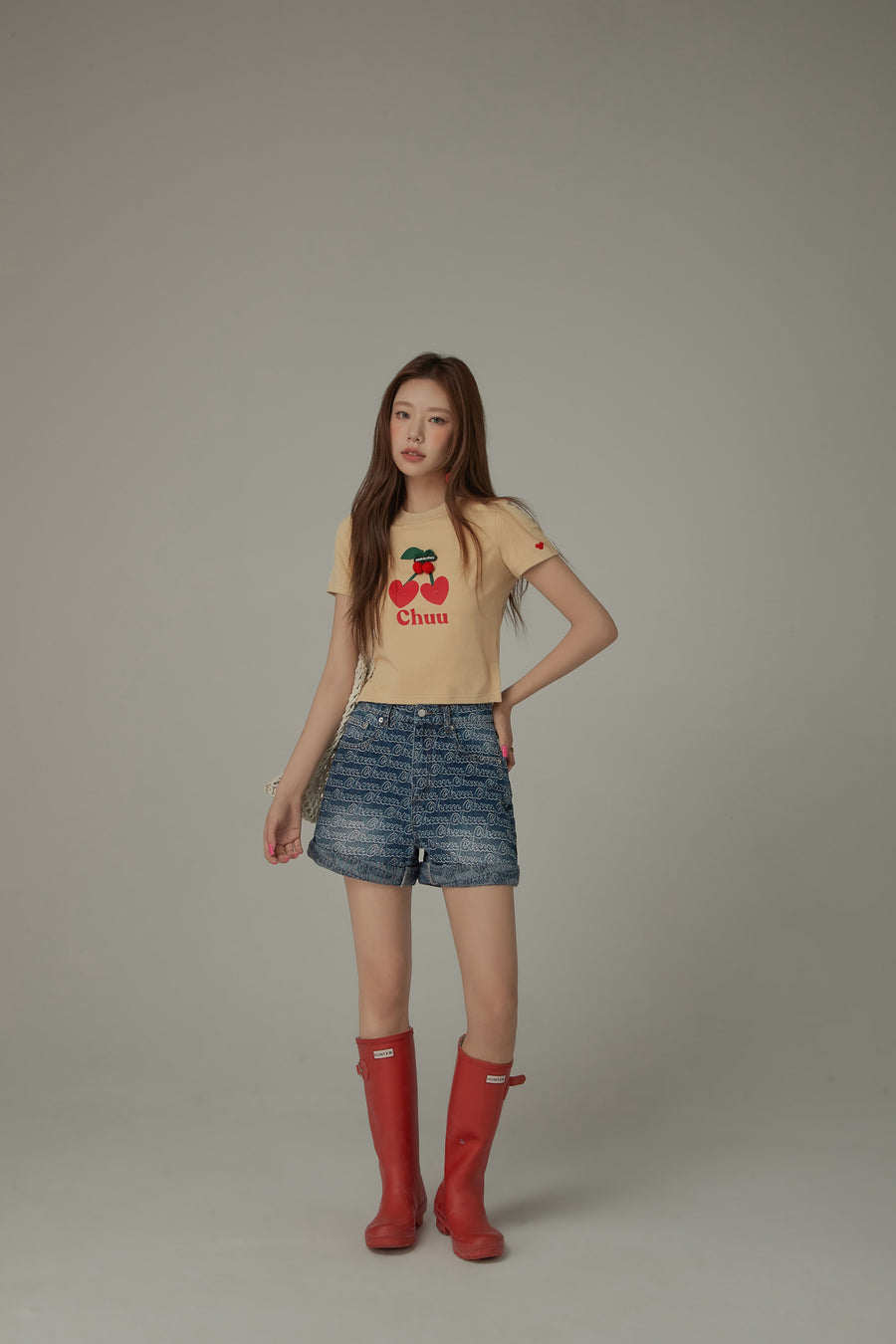 CHUU Logo Heart Cherry Printed Slit Short Sleeve T-Shirt