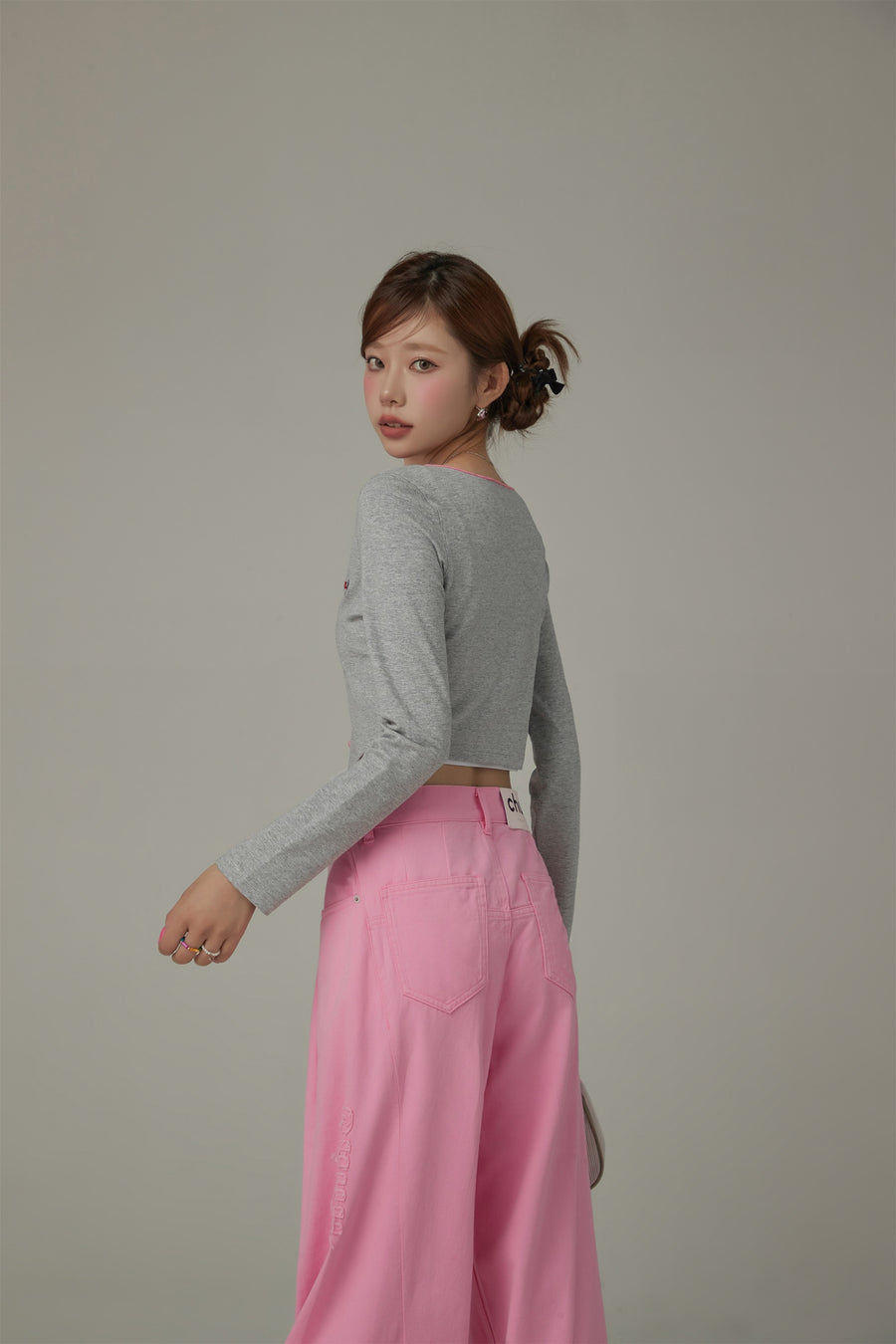 CHUU Logo Embroidered Ruffle Cardigan