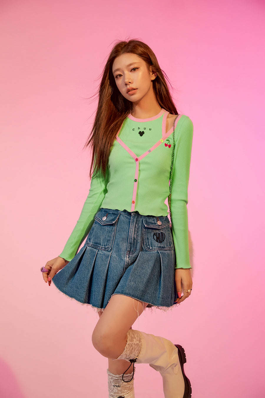 CHUU Raw Edge Pocket Denim Pleated Mini Skirt