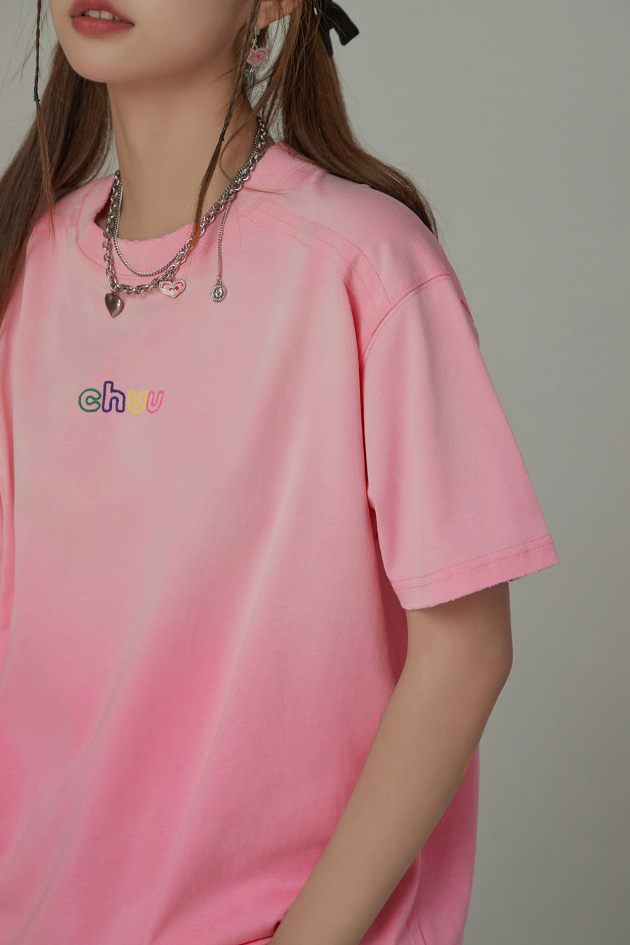 CHUU Rainbow Chuu Logo Gradient Raglan T-Shirt