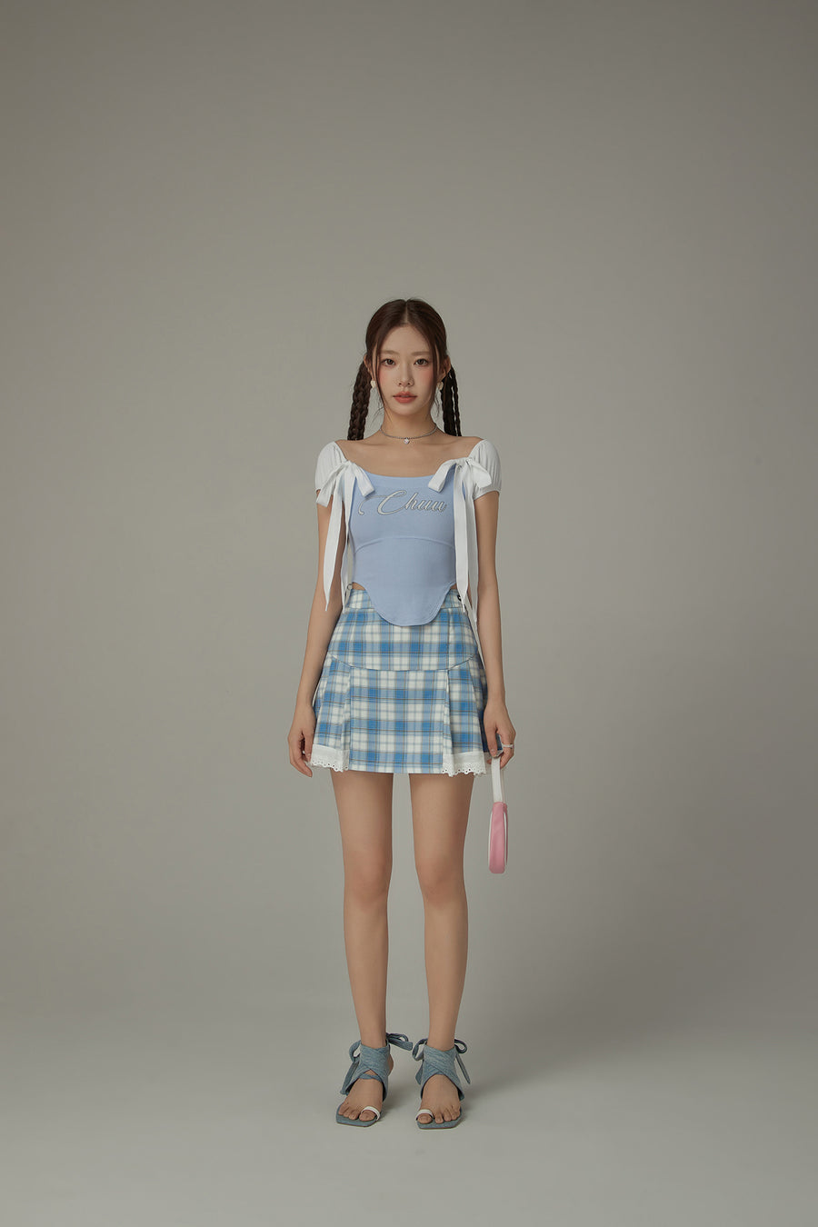 CHUU Unbalanced Chuu Lettering Ribbon Short Sleeve Top