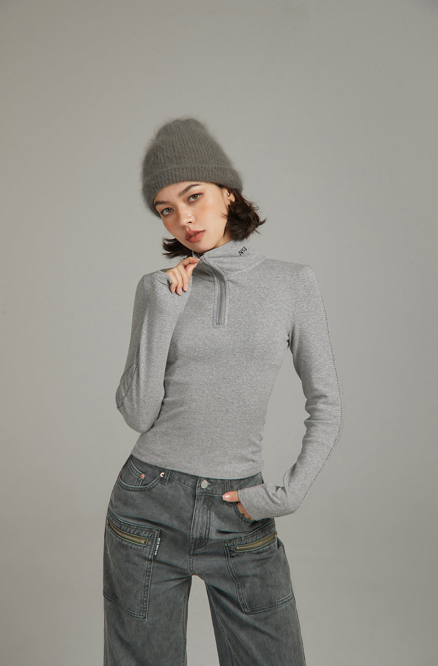 CHUU Half Zip Up High Neck Top