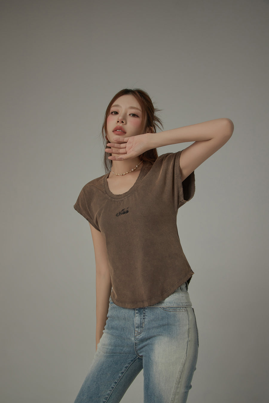 CHUU Cherry Embroidered U Neck Short Sleeve T-Shirt