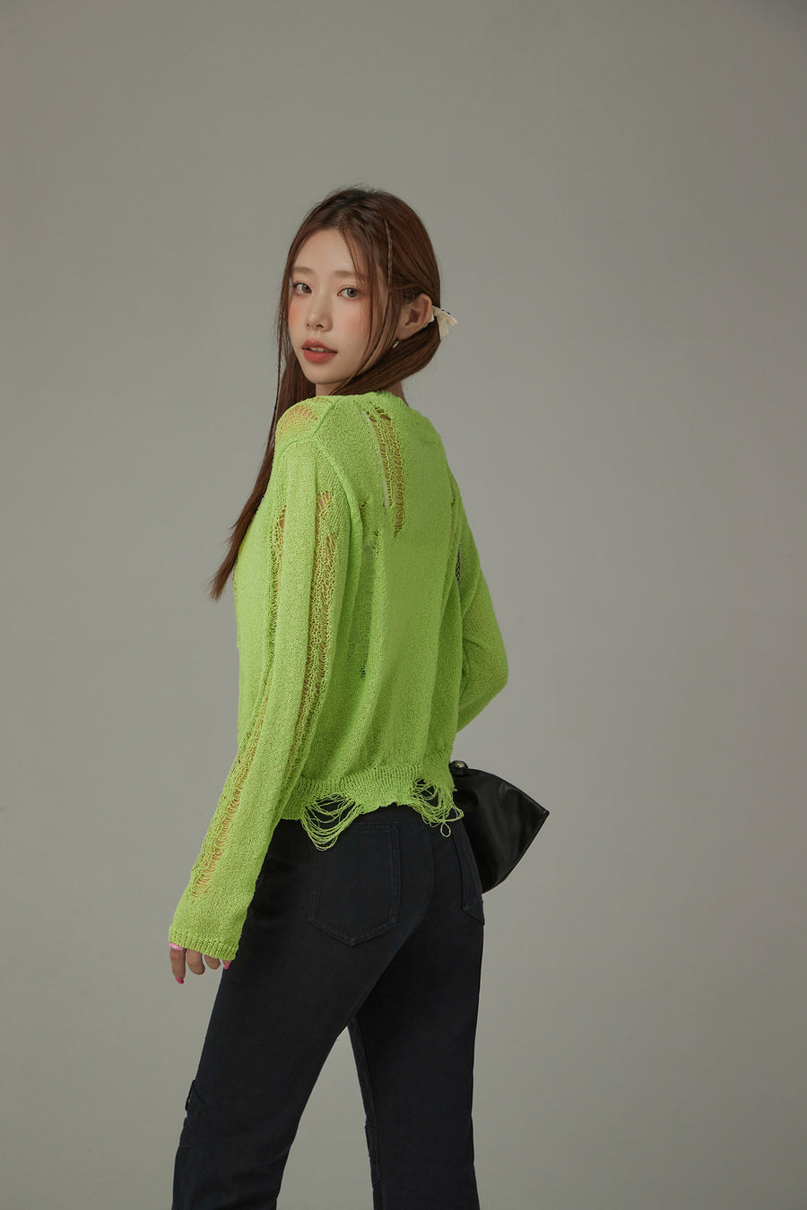 CHUU Distressed Long Sleeve Unbalanced Knit Top