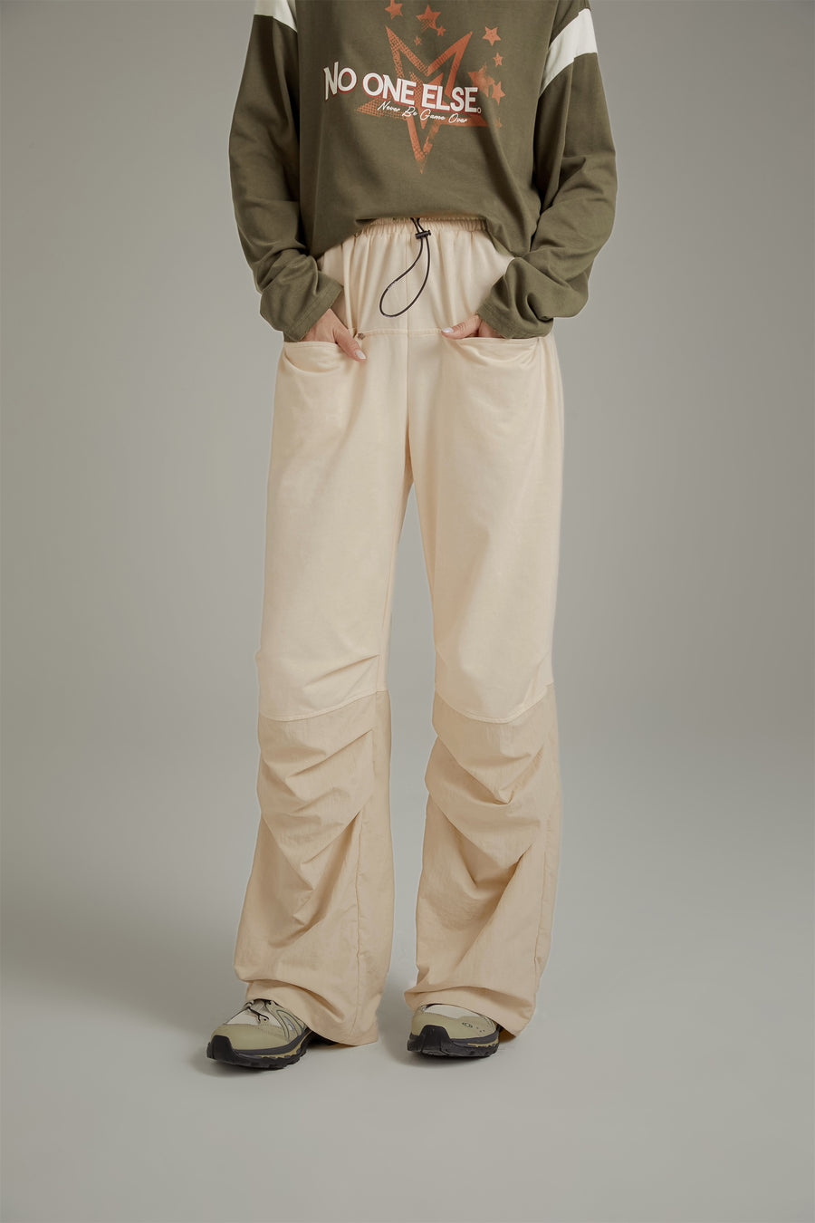 CHUU Shirring Drawstring Wide Leg Casual Pants