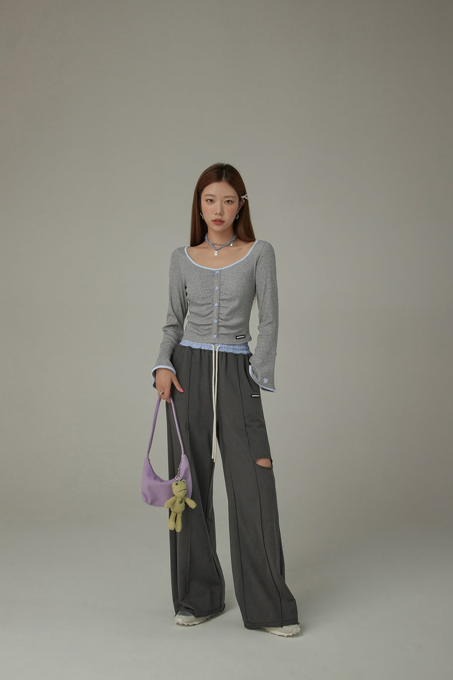 CHUU Heart Embroidered Sleeve Button T-Shirt