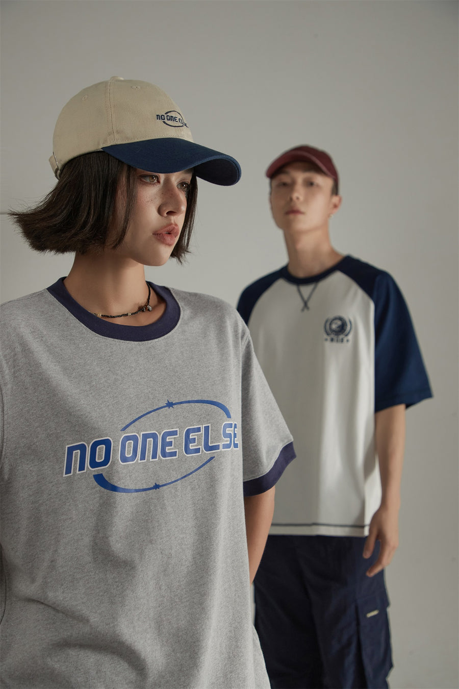 CHUU Noe Center Logo Color Loose Fit T-Shirt