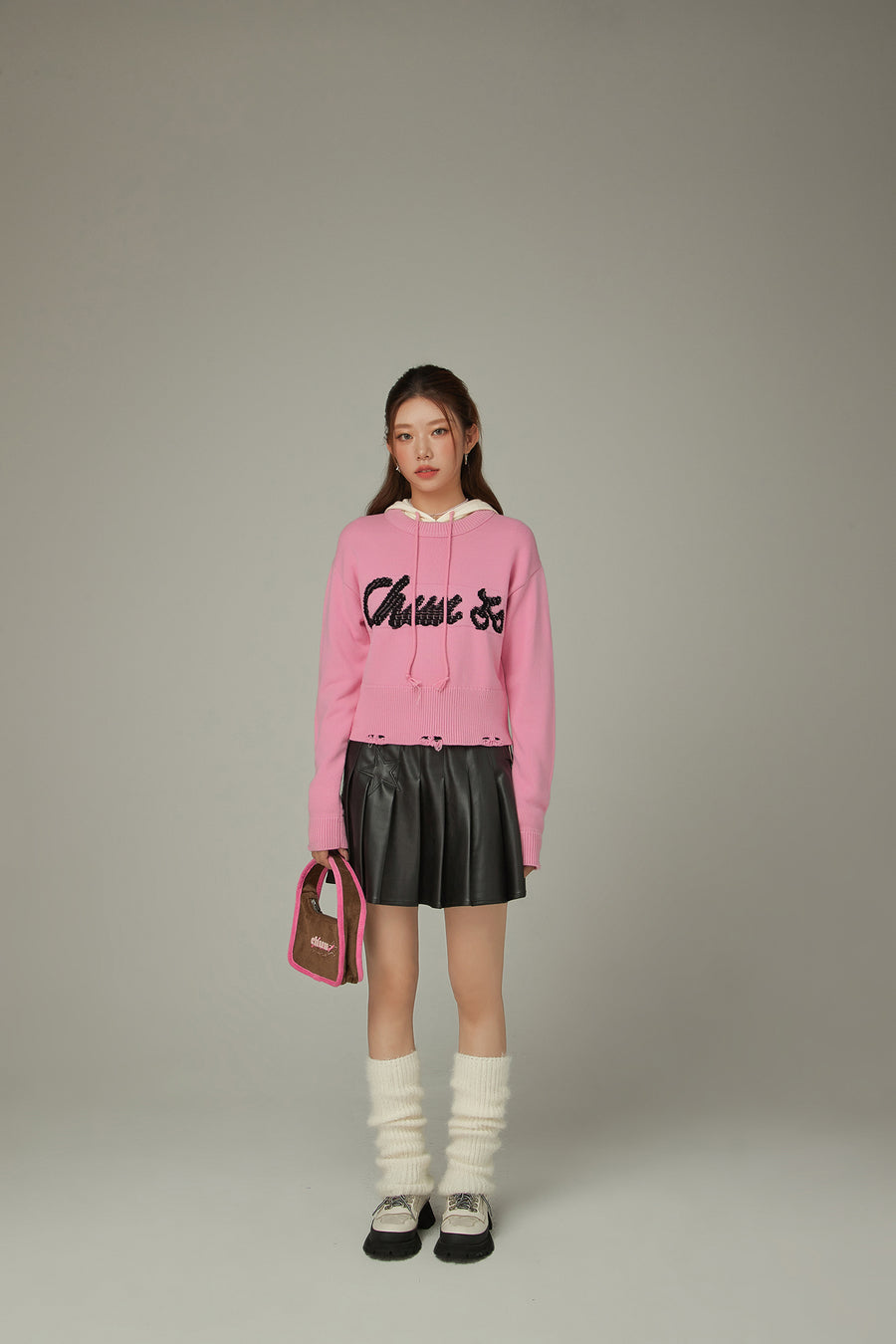 CHUU Distressed Lettering Crop Knit Sweater