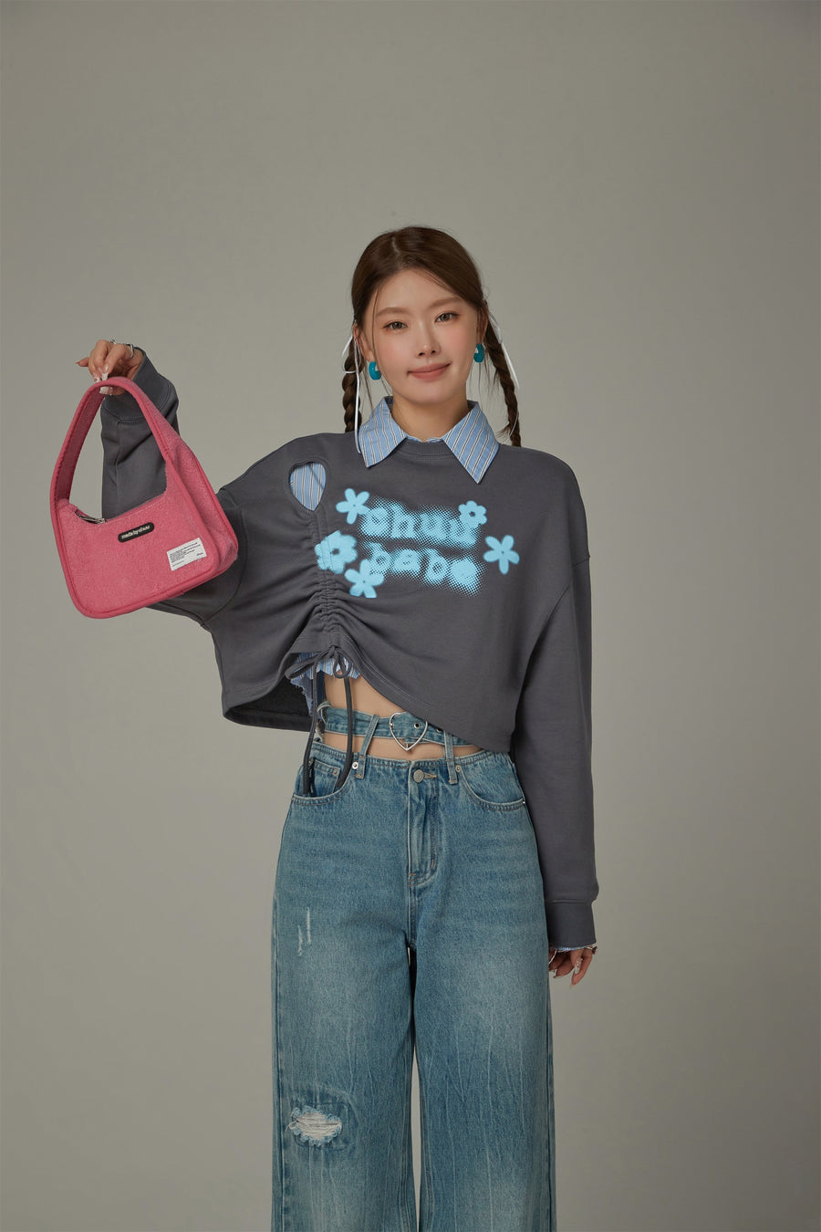 CHUU Logo Heart String Crop Sweatshirt