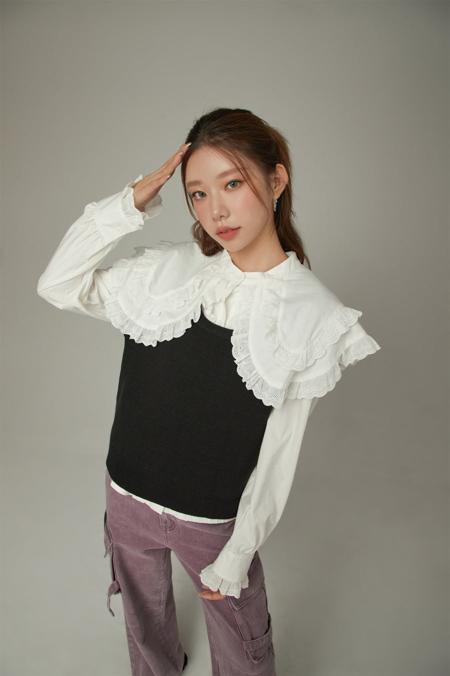 CHUU Rabbit Embroidery Knit Vest