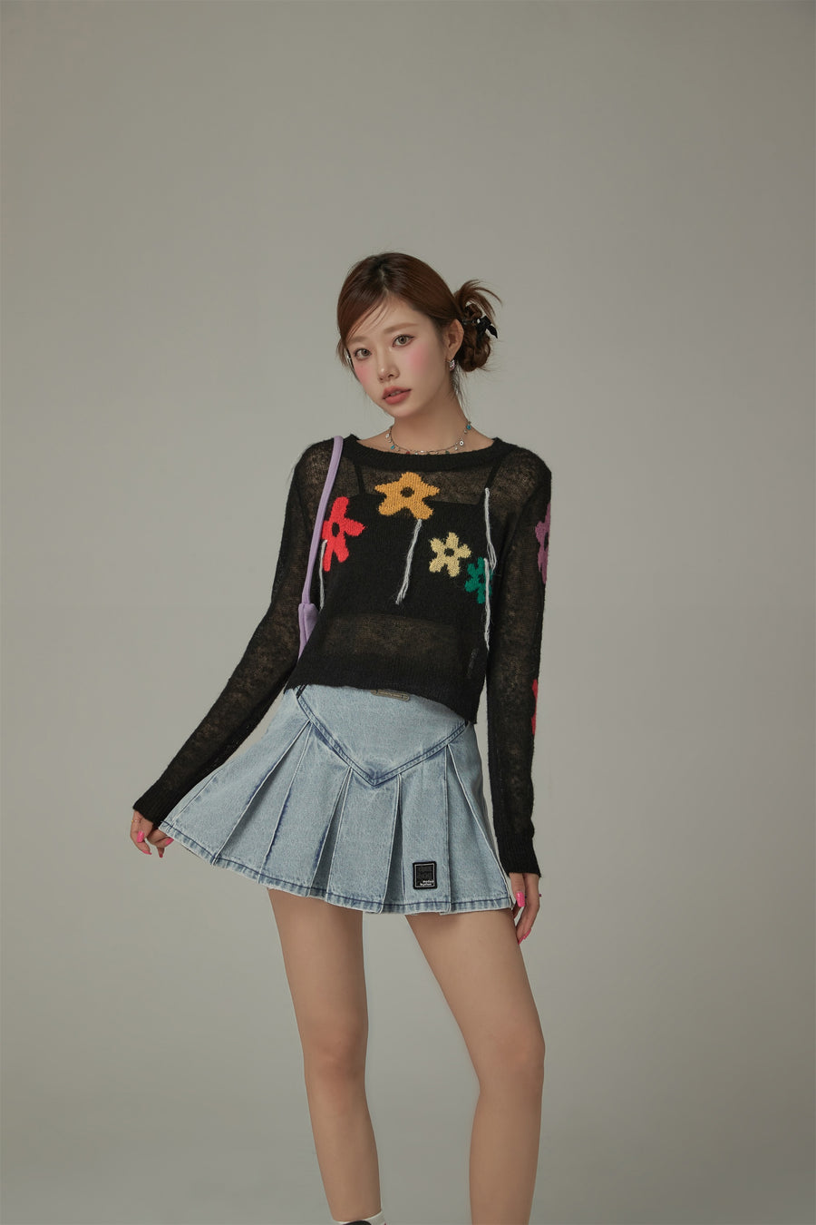 CHUU Colorful Flowers Crop Knit Sweater