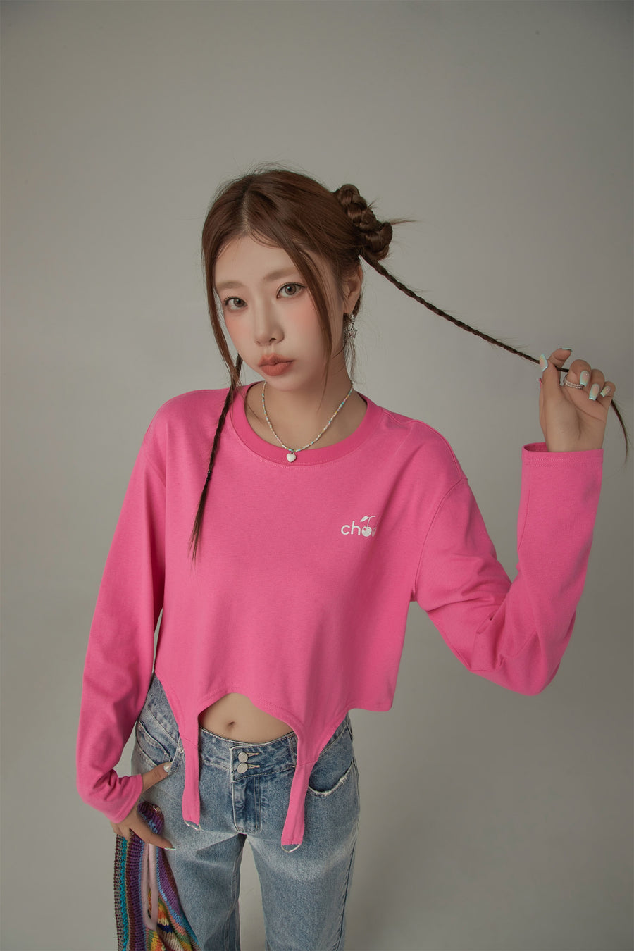 CHUU Cherry Bomb Garter Long Sleeves Sweatshirt