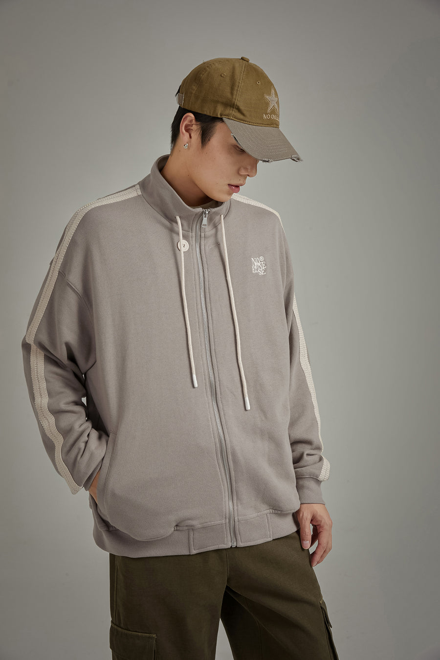 CHUU Sporty Color Combination Zip-Up