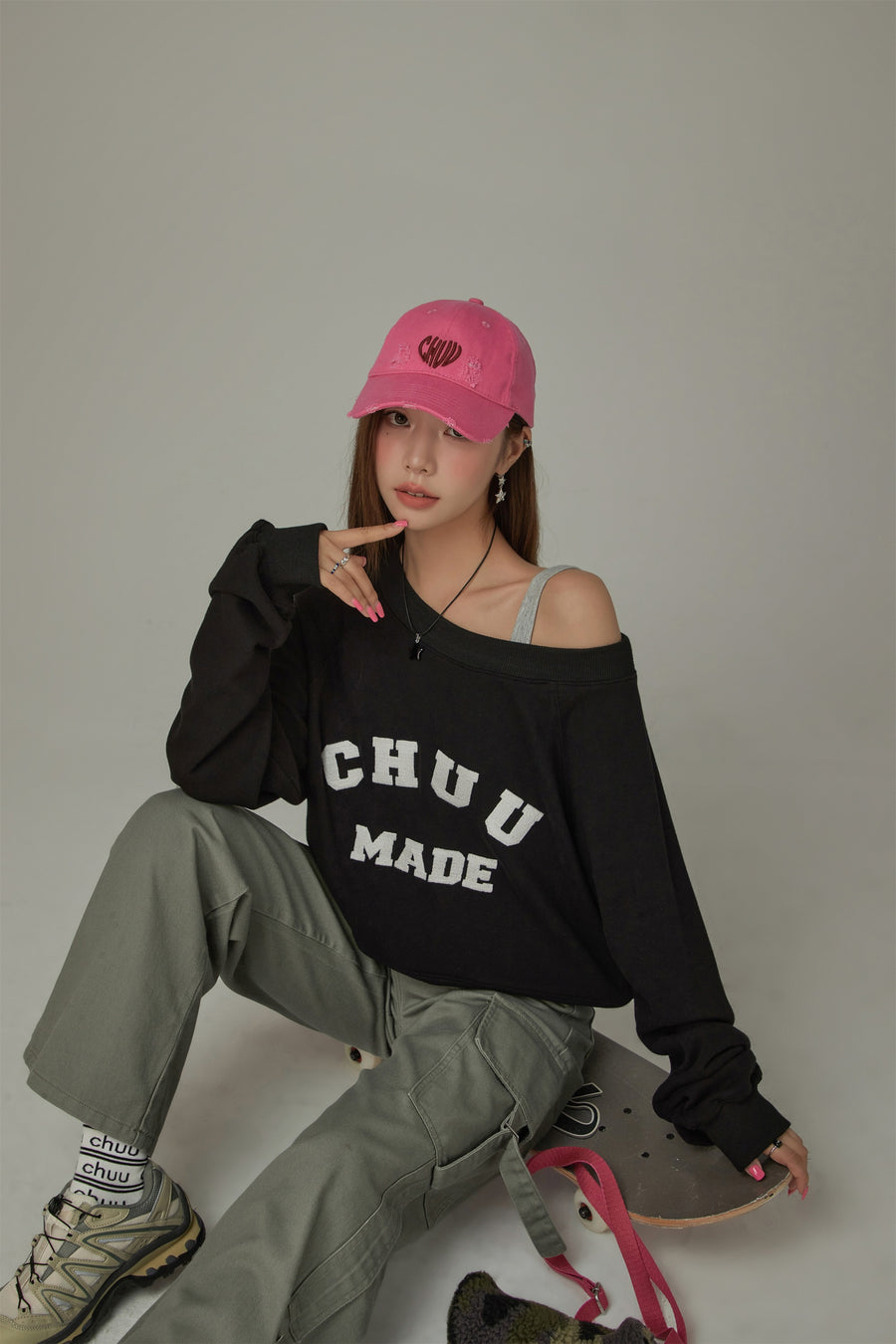 CHUU Chuu Made Off The Shoulders Loose Sweatshirt