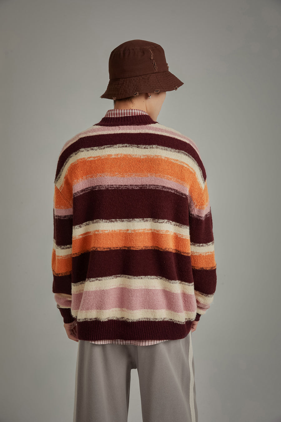 CHUU Logo Striped Loose Knit Sweater