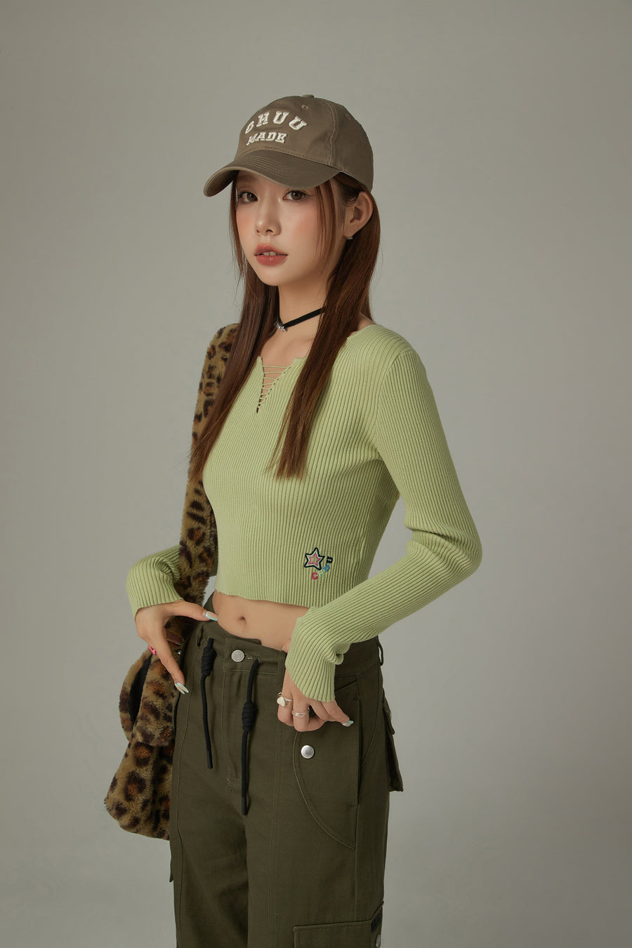 CHUU Embroidered Crop Knit Top