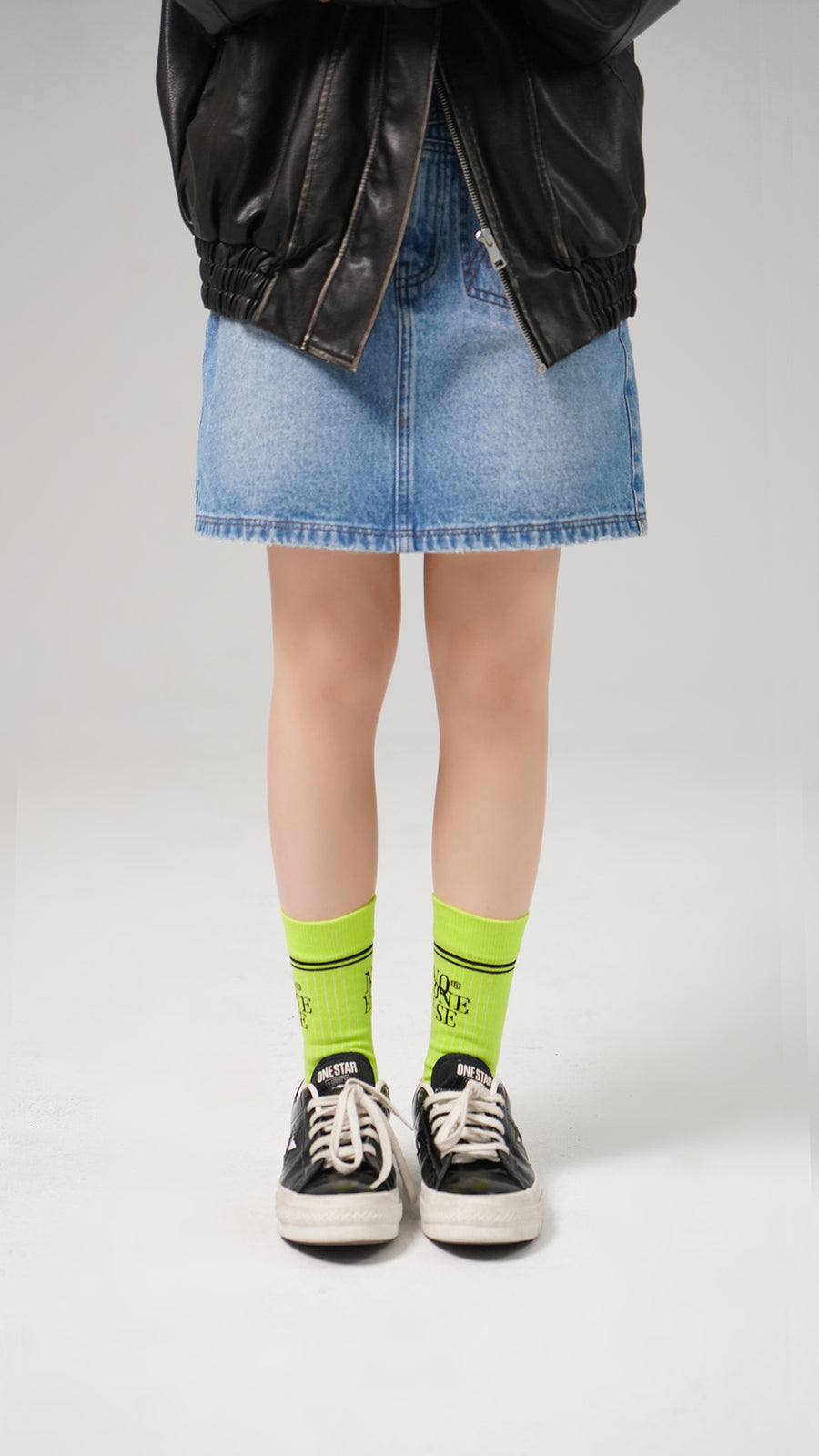 CHUU Classic Lettering Ribbed High Socks