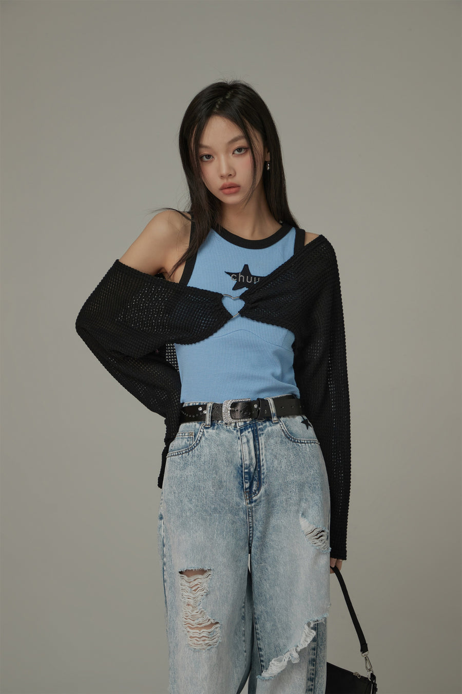 CHUU Chuu Star Center Line-Colored Sleeveless Semi Crop T-Shirt