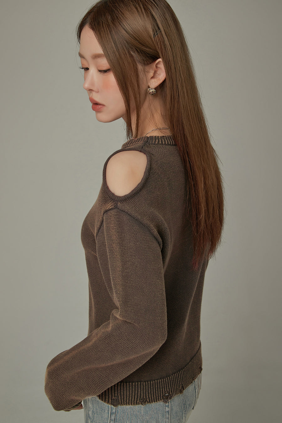 CHUU One Shoulder Cut Out Distressed Knit Sweater