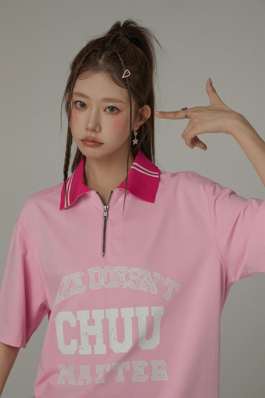 CHUU Size Doesnt Matter Letter Printed Half Zip Up Polo Neck T-Shirt