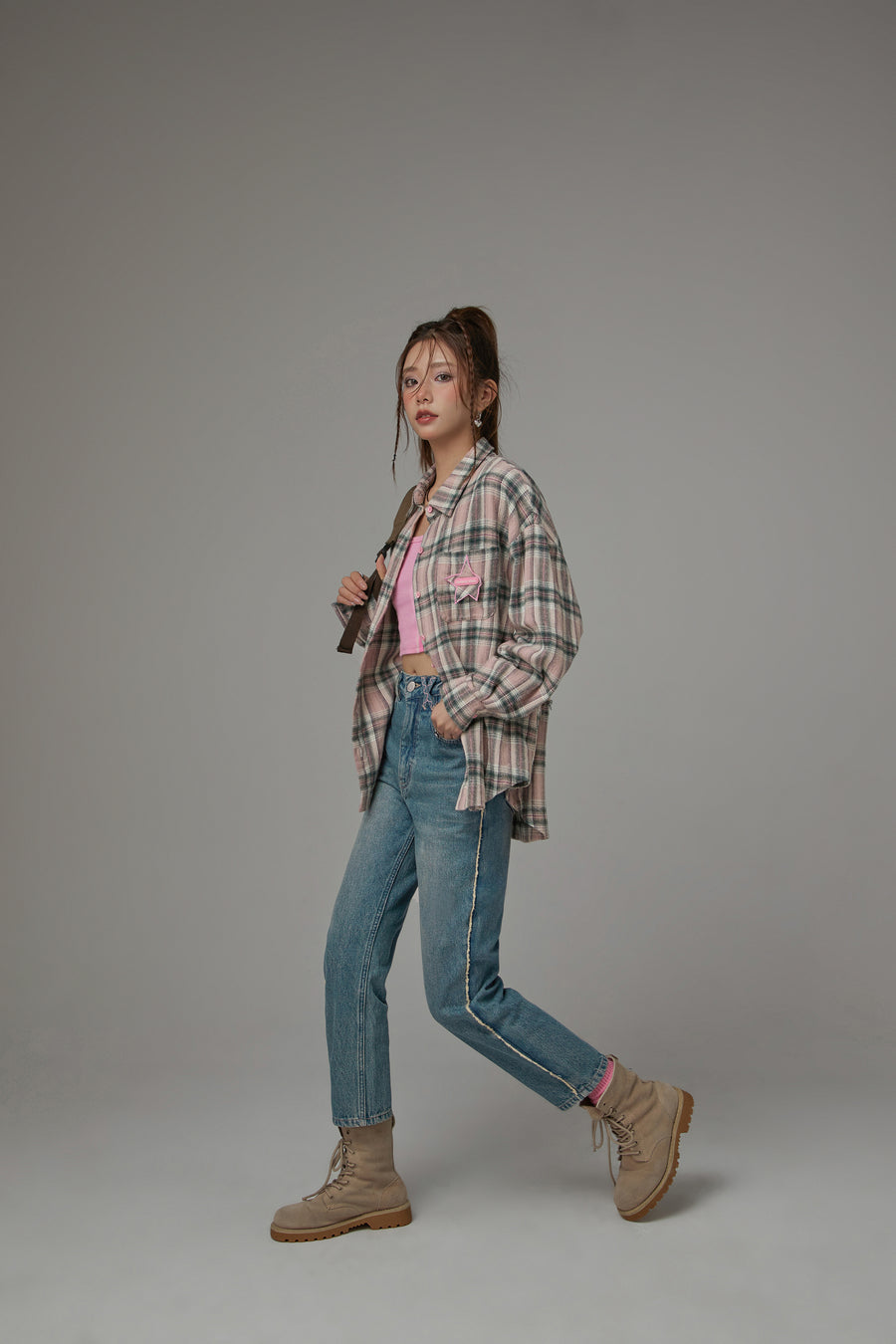 CHUU Frayed Line Straight Denim Jeans