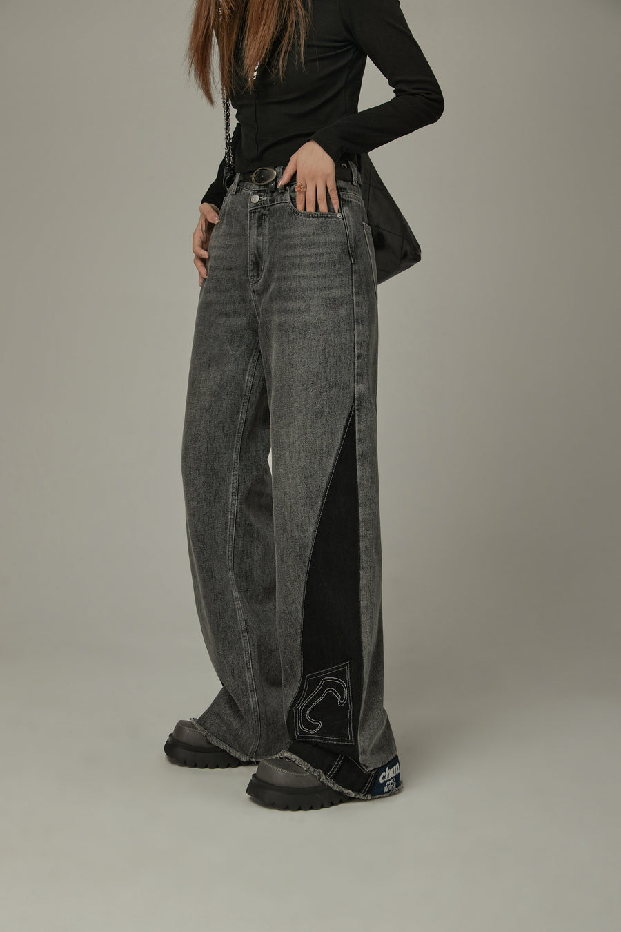 CHUU Cut Patchwork Hem Two Toned Denim Jeans