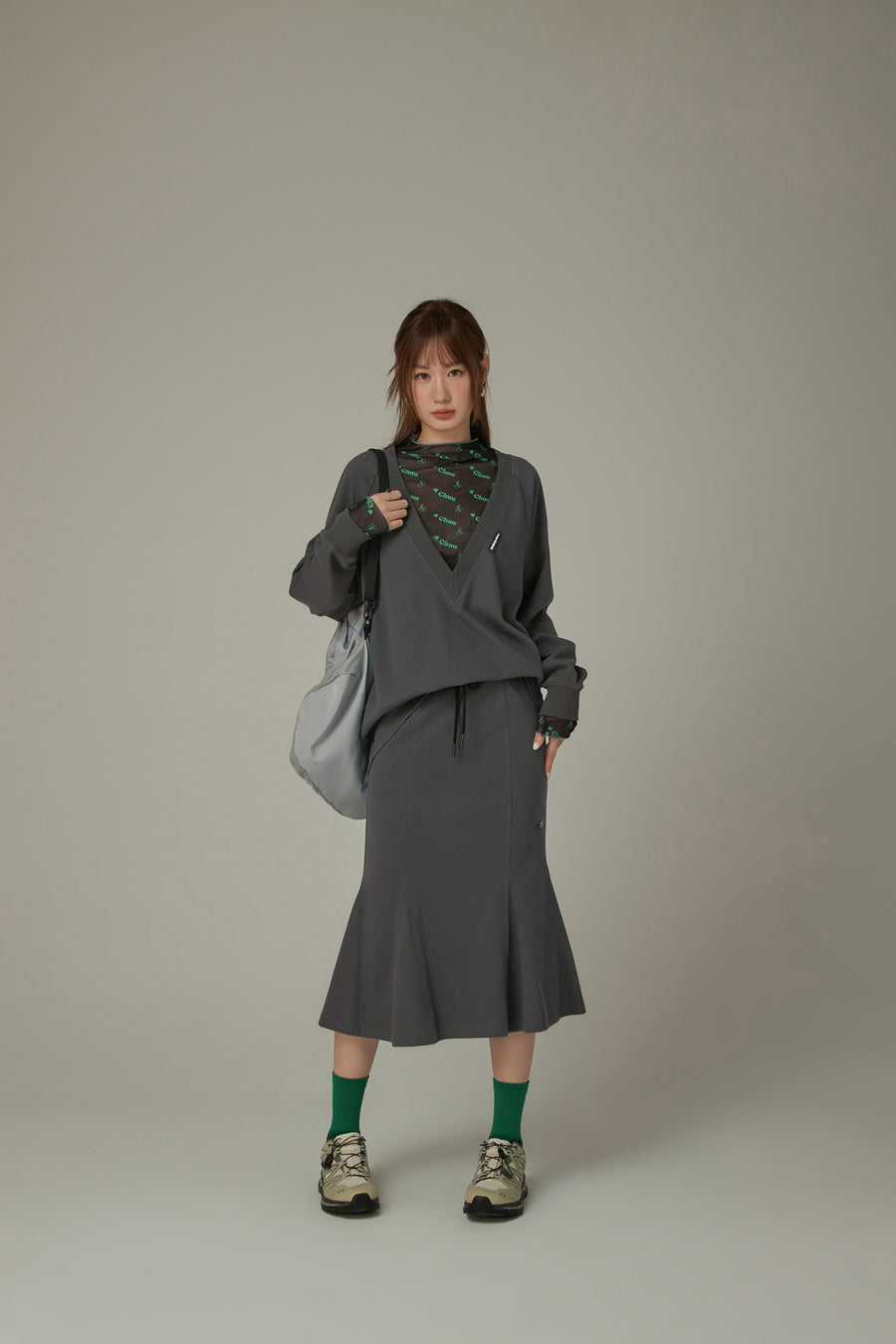 CHUU Maxi V-Neck Loose Fit Sweatshirt