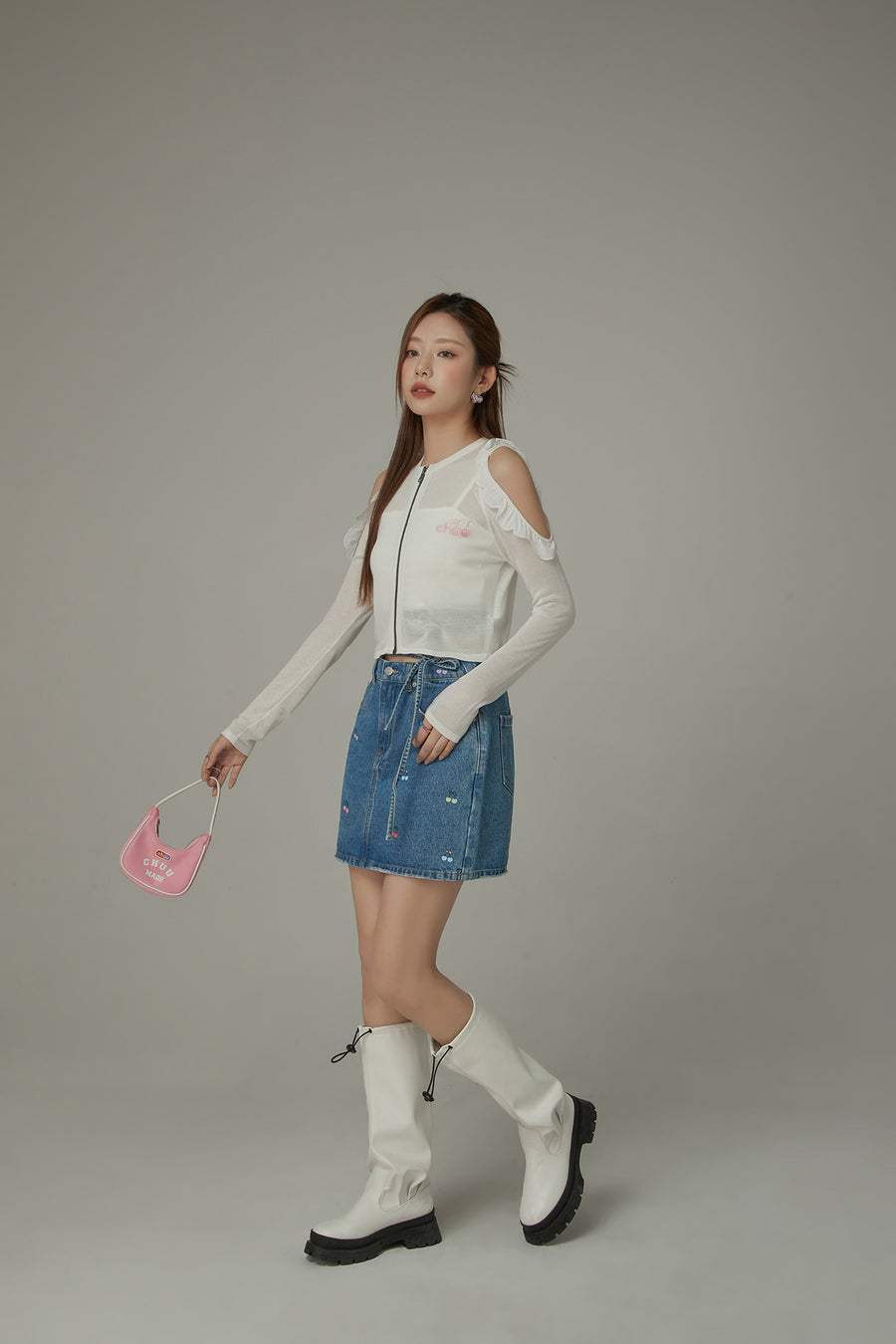 CHUU Frilly Off The Shoulder Zip-Up Cardigan