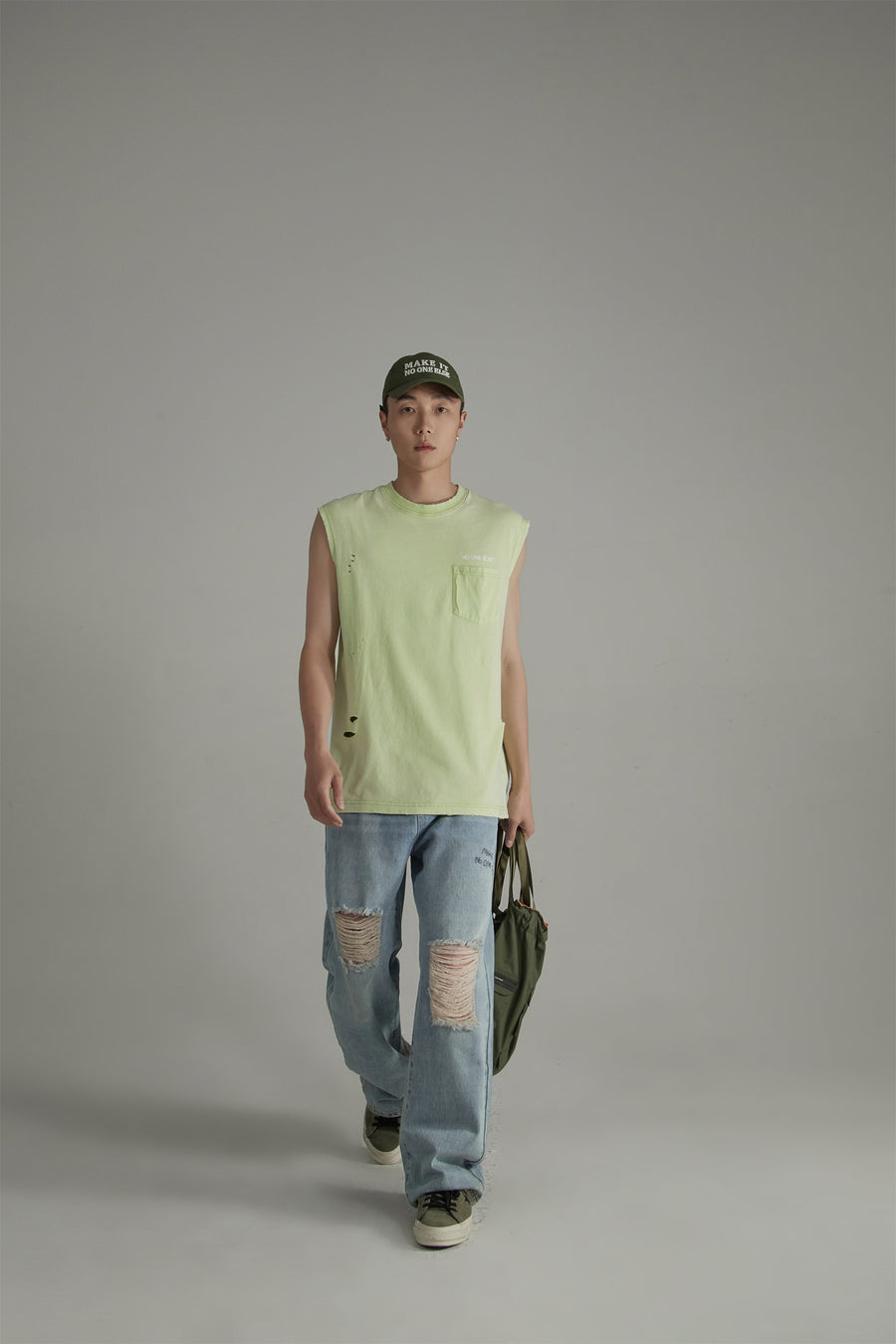 CHUU Front Pocket Loosefit Sleeveless Ripped Top