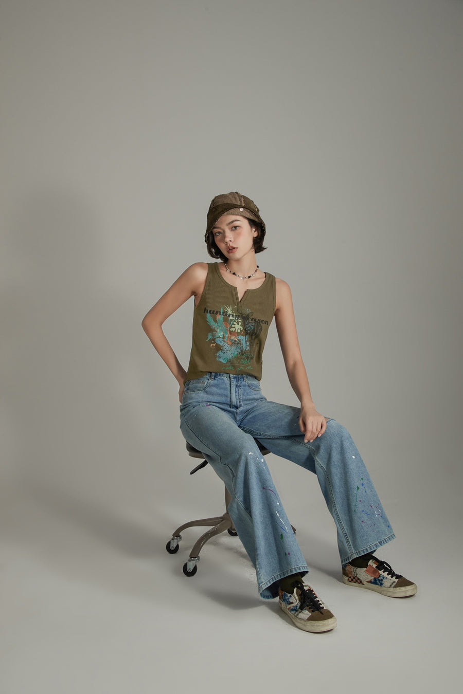 CHUU V Split Deer Character Sleeveless Top