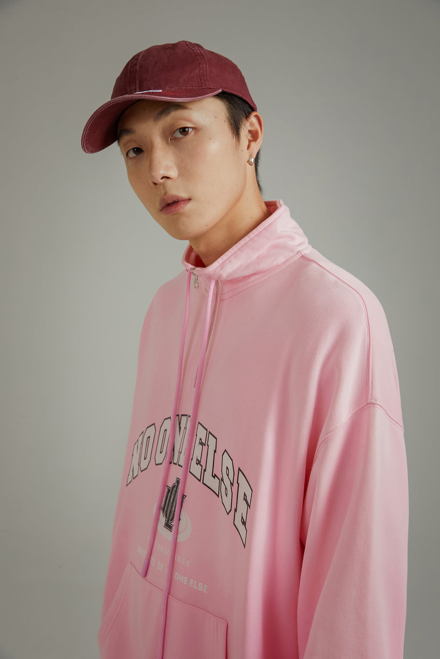 CHUU Logo Half Zip-Up Boxy Hoodie