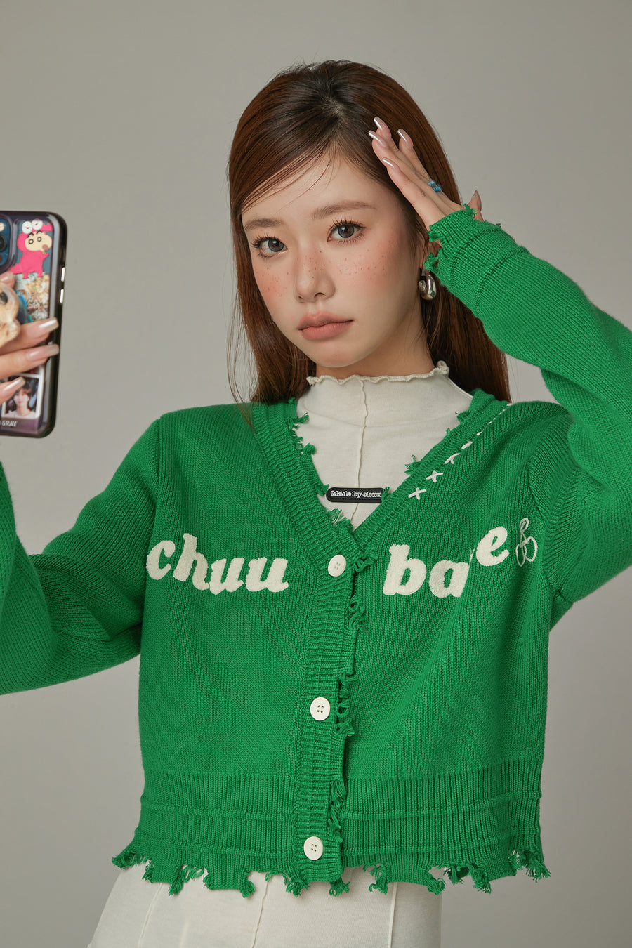 CHUU Logo Distressed Colored Knit Cardigan