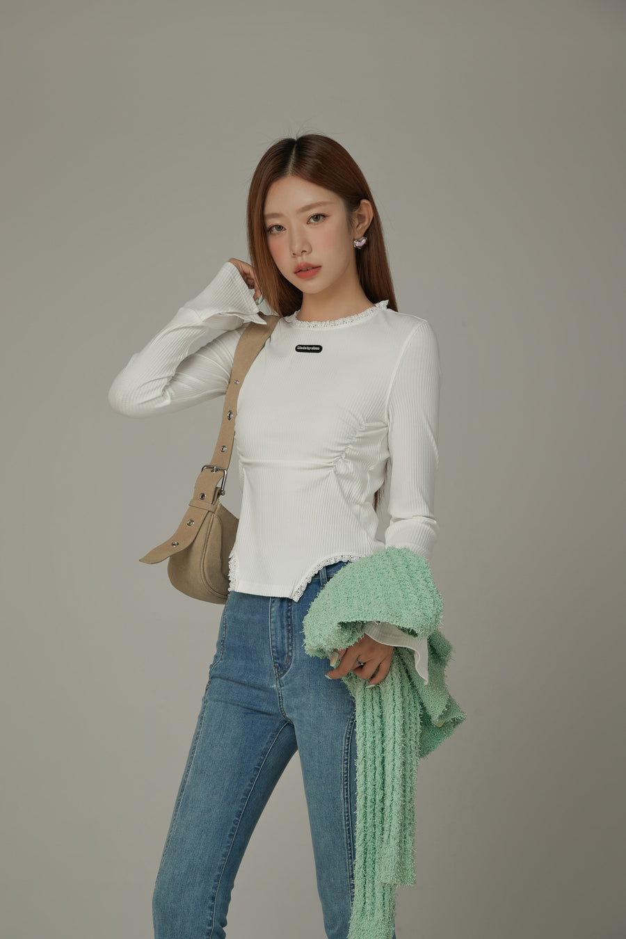 CHUU Lace Shirring Bell Sleeve T-Shirt