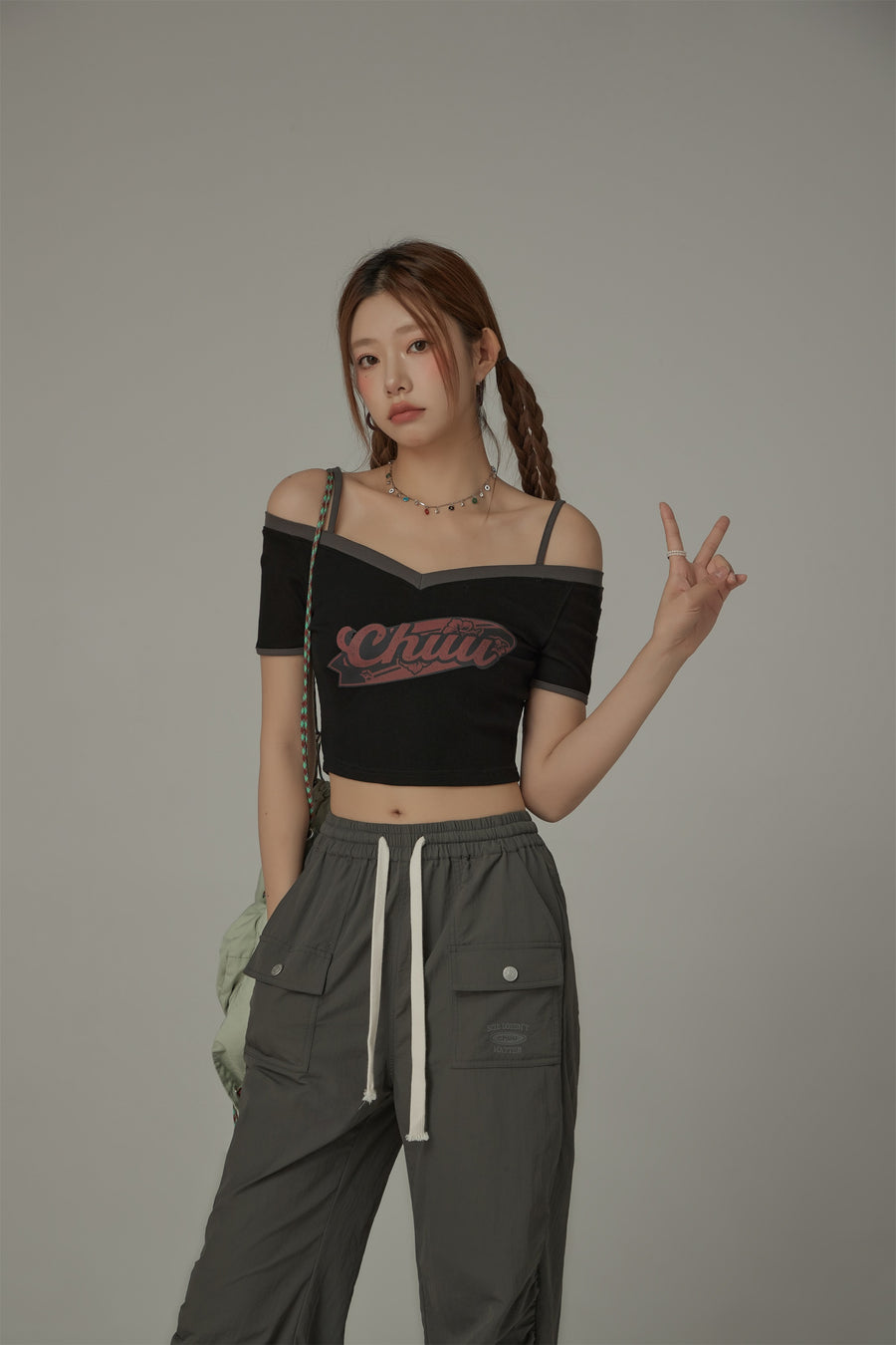 CHUU Chuu Lettering Off-The-Shoulder Crop T-Shirt