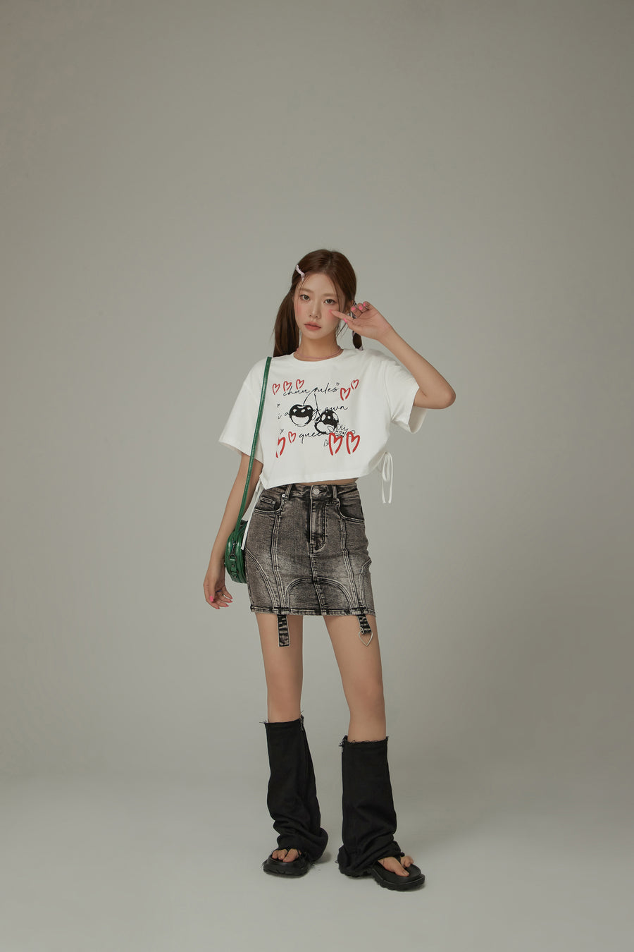 CHUU Heart Cherry Boxy Crop Loosefit T-Shirt