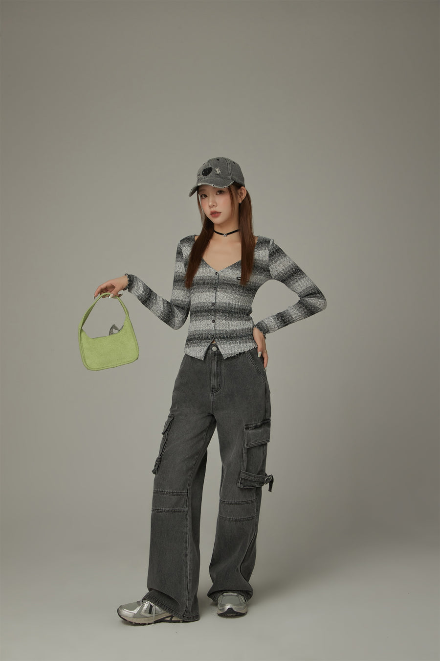 CHUU Color Matching Stripe V-Neck Slim Top