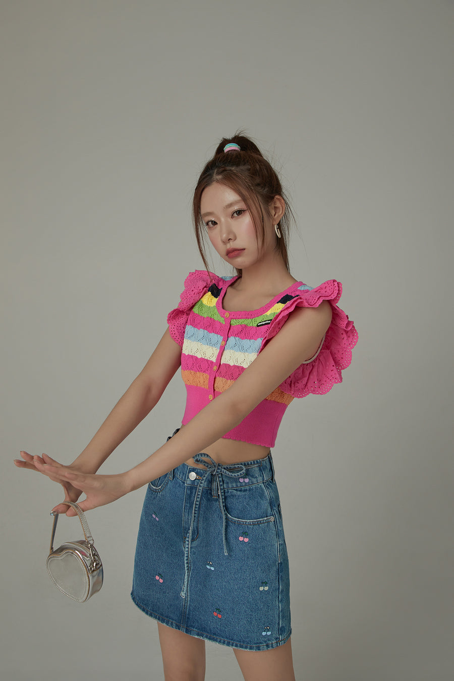 CHUU Ruffled Lace Striped Crop Knit Top