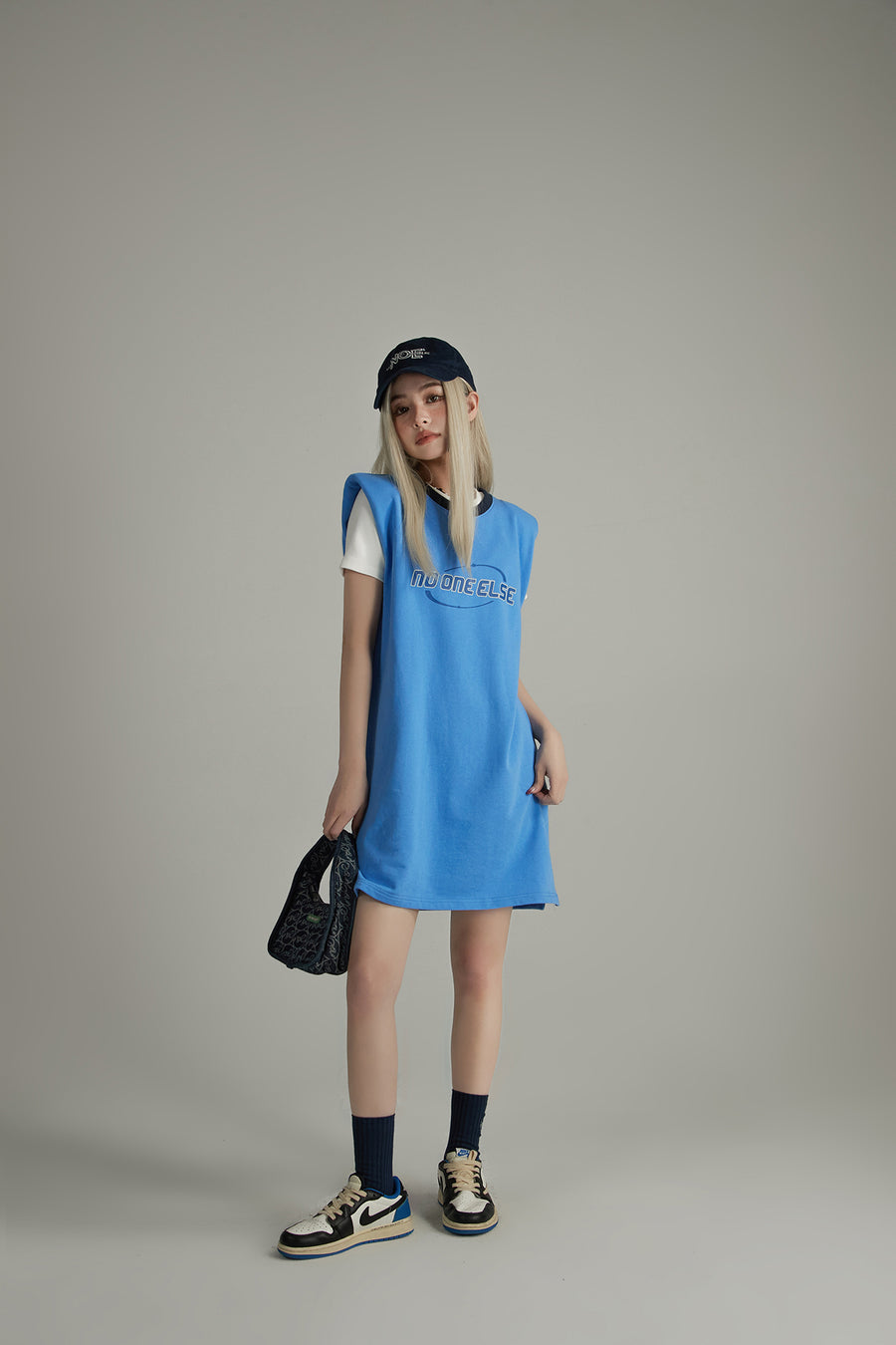 CHUU Noe Center Logo Sleeveless T-Shirt Dress