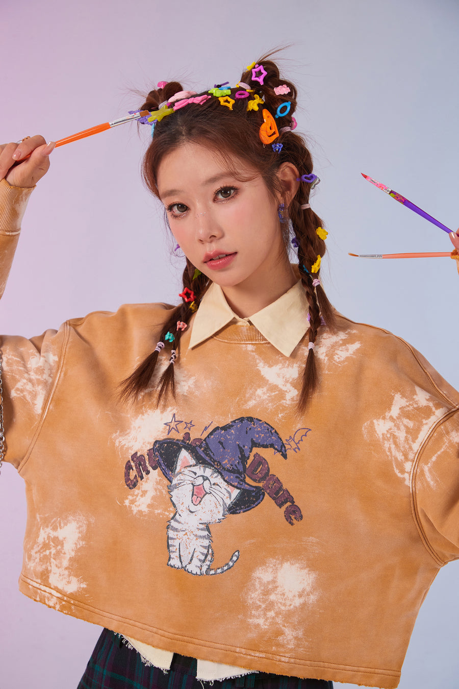 CHUU Witch Cat Color Sweatshirt