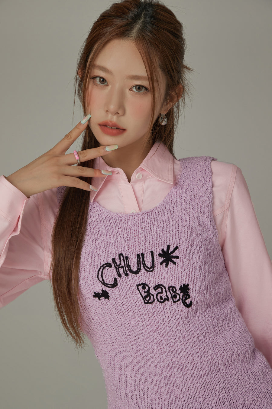 CHUU Lettering Sleeveless Knit Top