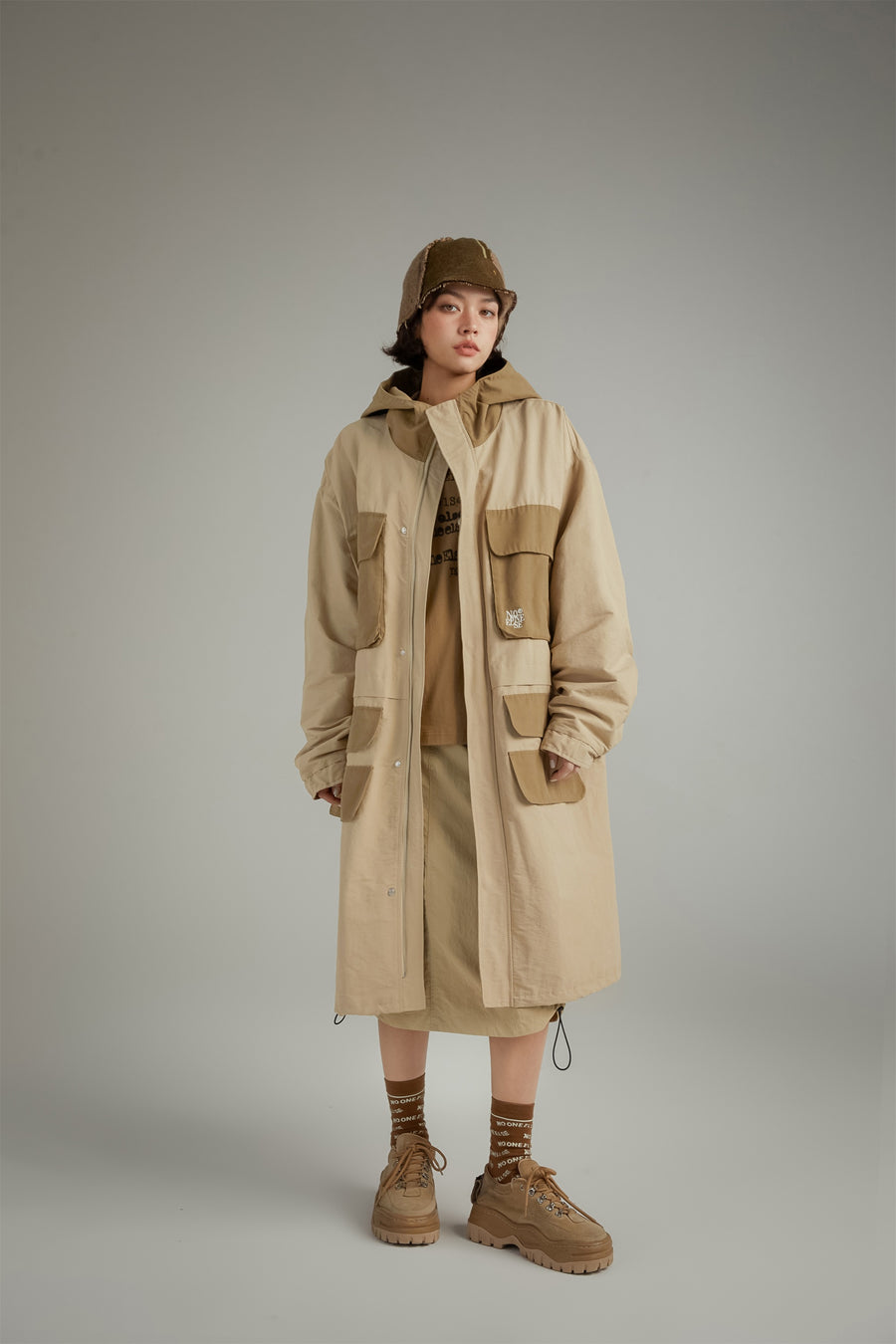 CHUU Two Tone Cargo Long Jacket