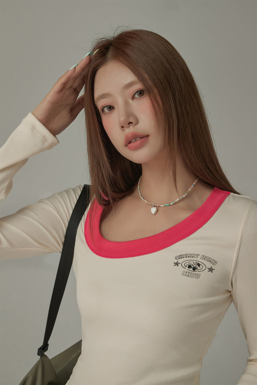 CHUU Unbalanced Round Neck Long Sleeves Top