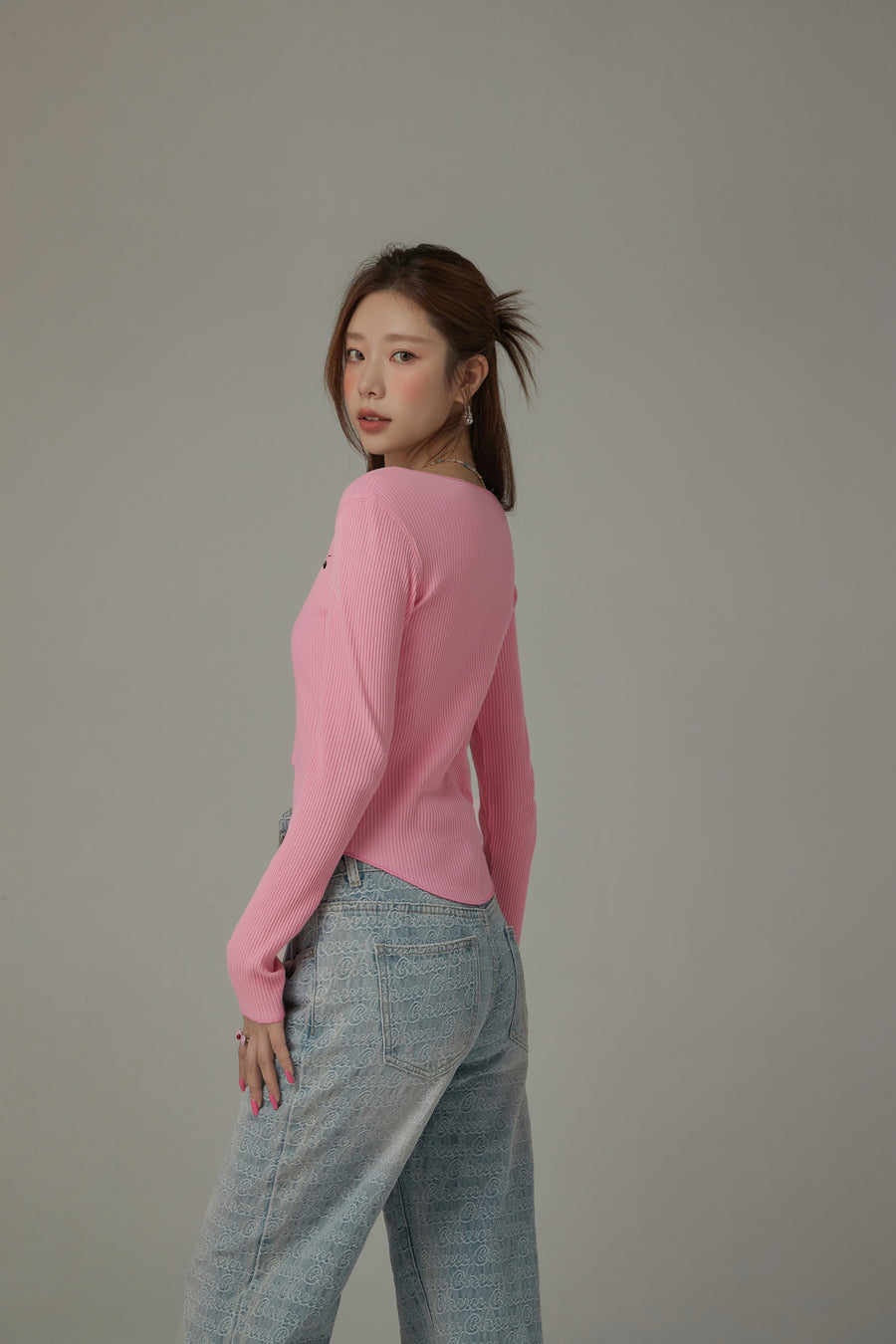 CHUU Color Embroidery Slit Long Sleeve T-Shirt