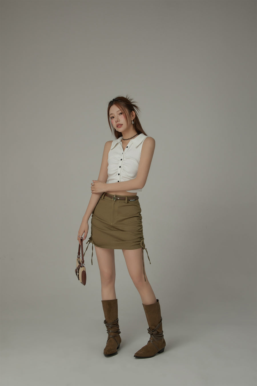 CHUU Shirred Button Color Sleeveless Crop Top